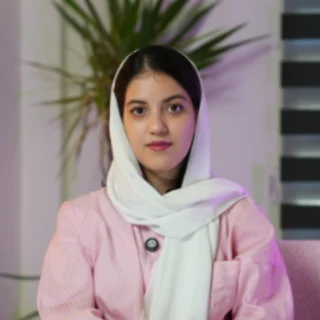 نگار قمی
